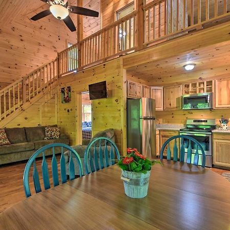 Murphy Cabin With Spacious Deck And Forest Views! Zewnętrze zdjęcie