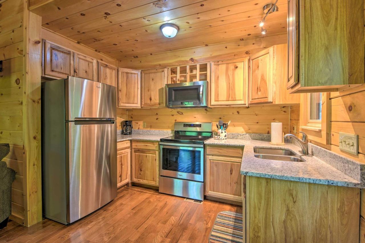 Murphy Cabin With Spacious Deck And Forest Views! Zewnętrze zdjęcie