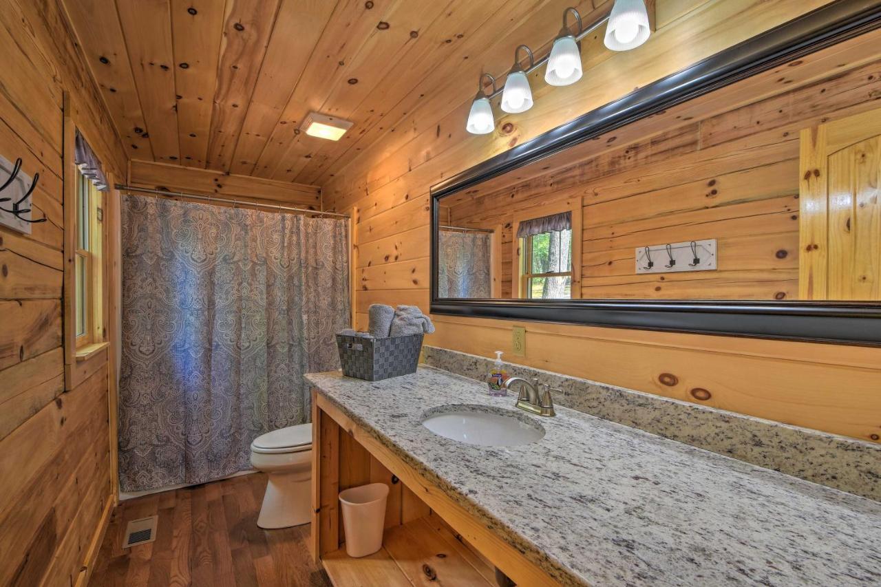 Murphy Cabin With Spacious Deck And Forest Views! Zewnętrze zdjęcie