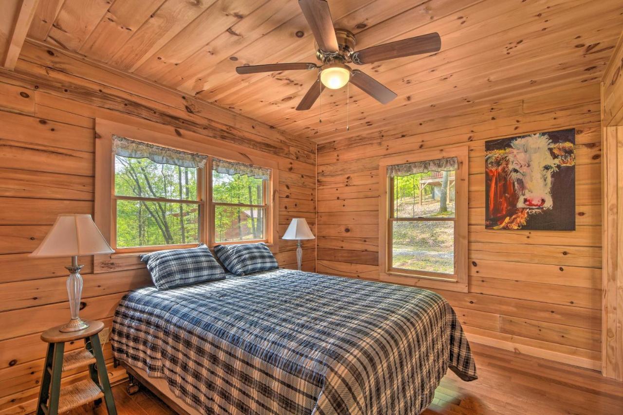 Murphy Cabin With Spacious Deck And Forest Views! Zewnętrze zdjęcie