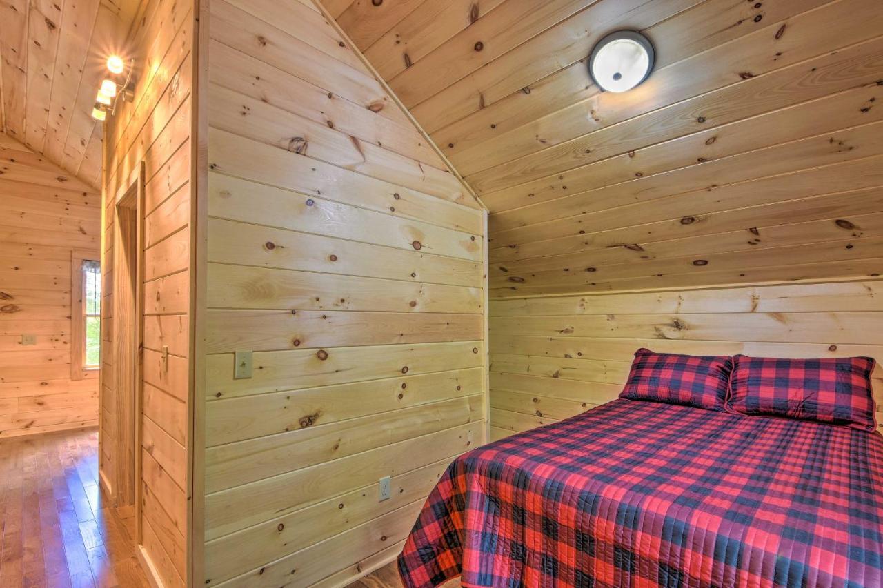 Murphy Cabin With Spacious Deck And Forest Views! Zewnętrze zdjęcie